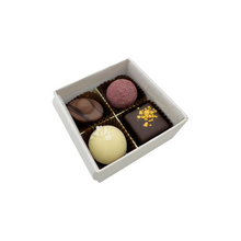 Laden Sie das Bild in den Galerie-Viewer, Osterbonbonniere "Hasenduett" mit 4 Stück Konfekt