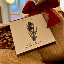 Laden Sie das Bild in den Galerie-Viewer, Xocolat Edelbitterschokolade mit Blumendruck - Alles Liebe!