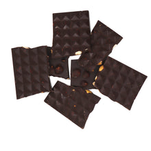 Laden Sie das Bild in den Galerie-Viewer, Bruchschokolade Zartbitter mit gerösteten Haselnüssen