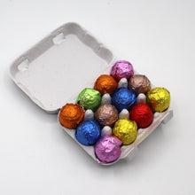 Laden Sie das Bild in den Galerie-Viewer, Hasenpost mit 12 Konfekteiern