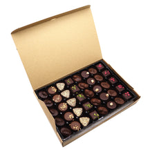 Laden Sie das Bild in den Galerie-Viewer, Xocolat Premium-Konfekt Abonnement mit 6 Genussboxen
