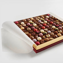 Laden Sie das Bild in den Galerie-Viewer, Xocolat Premium-Konfekt Abonnement mit 6 Genussboxen