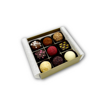Laden Sie das Bild in den Galerie-Viewer, Nikolaus-Krampus Bonbonniere mit 9 Stk. Konfekt
