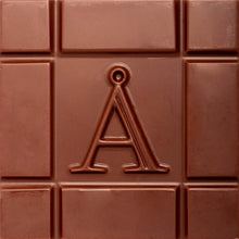 Laden Sie das Bild in den Galerie-Viewer, Akesson&#39;s dunkle Milchschokolade Brasilien 55%
