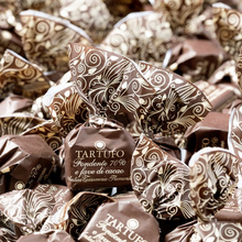 Laden Sie das Bild in den Galerie-Viewer, Antica Torroneria Piemontese – Tartufi Fondenti 70% e Fave di Cacao  (Dunkle Schokoladentrüffel mit Kakaonibs)
