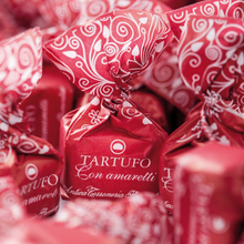 Laden Sie das Bild in den Galerie-Viewer, Antica Torroneria Piemontese – Tartufi Amaretto (Zartbitter mit Amarettostückchen)
