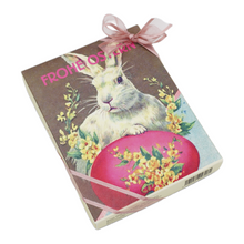 Laden Sie das Bild in den Galerie-Viewer, Osterbonbonniere Pinker Hase mit 12 Stueck Konfekt
