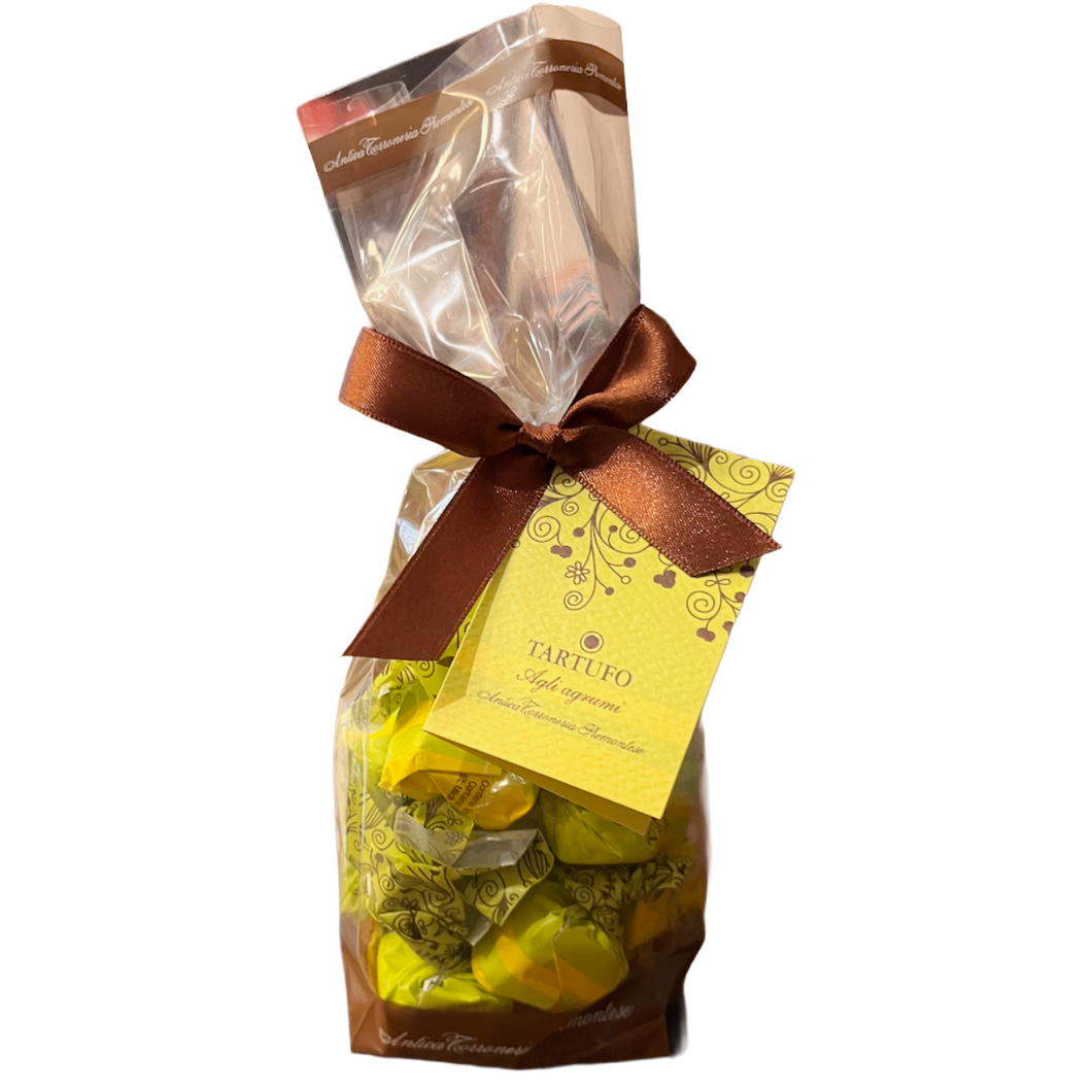 Italienische Tartufi aus weißer Schokolade mit Zitrone