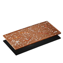 Load image into Gallery viewer, Gut aufgelegte dunkle Schokolade mit Chili und Jumbozucker
